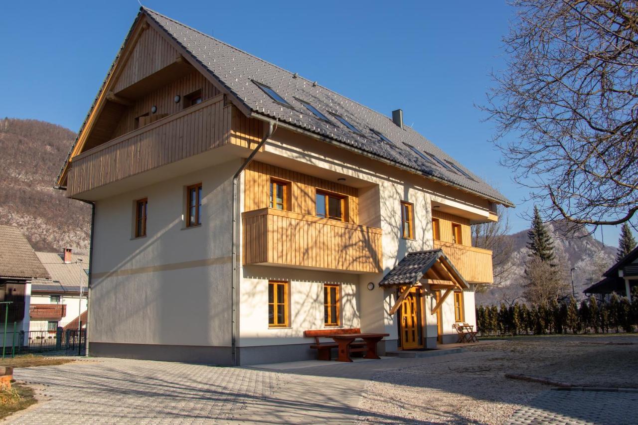 Apartments & Rooms Pr' Skalovc Бохин Екстериор снимка