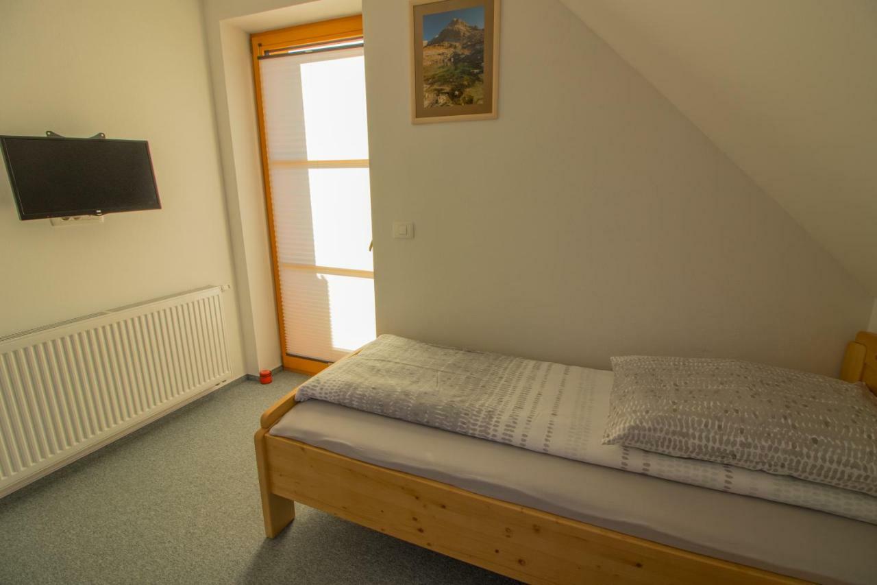 Apartments & Rooms Pr' Skalovc Бохин Екстериор снимка