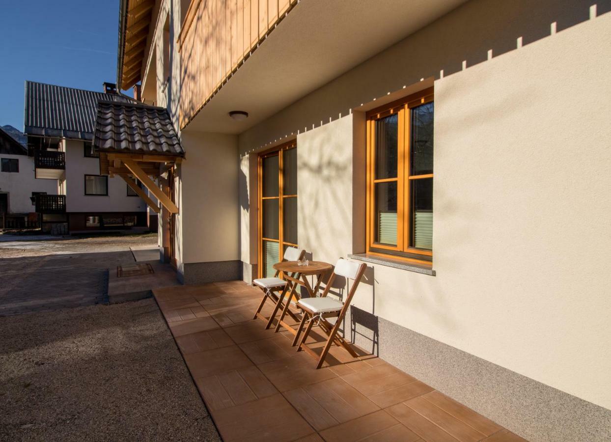 Apartments & Rooms Pr' Skalovc Бохин Екстериор снимка