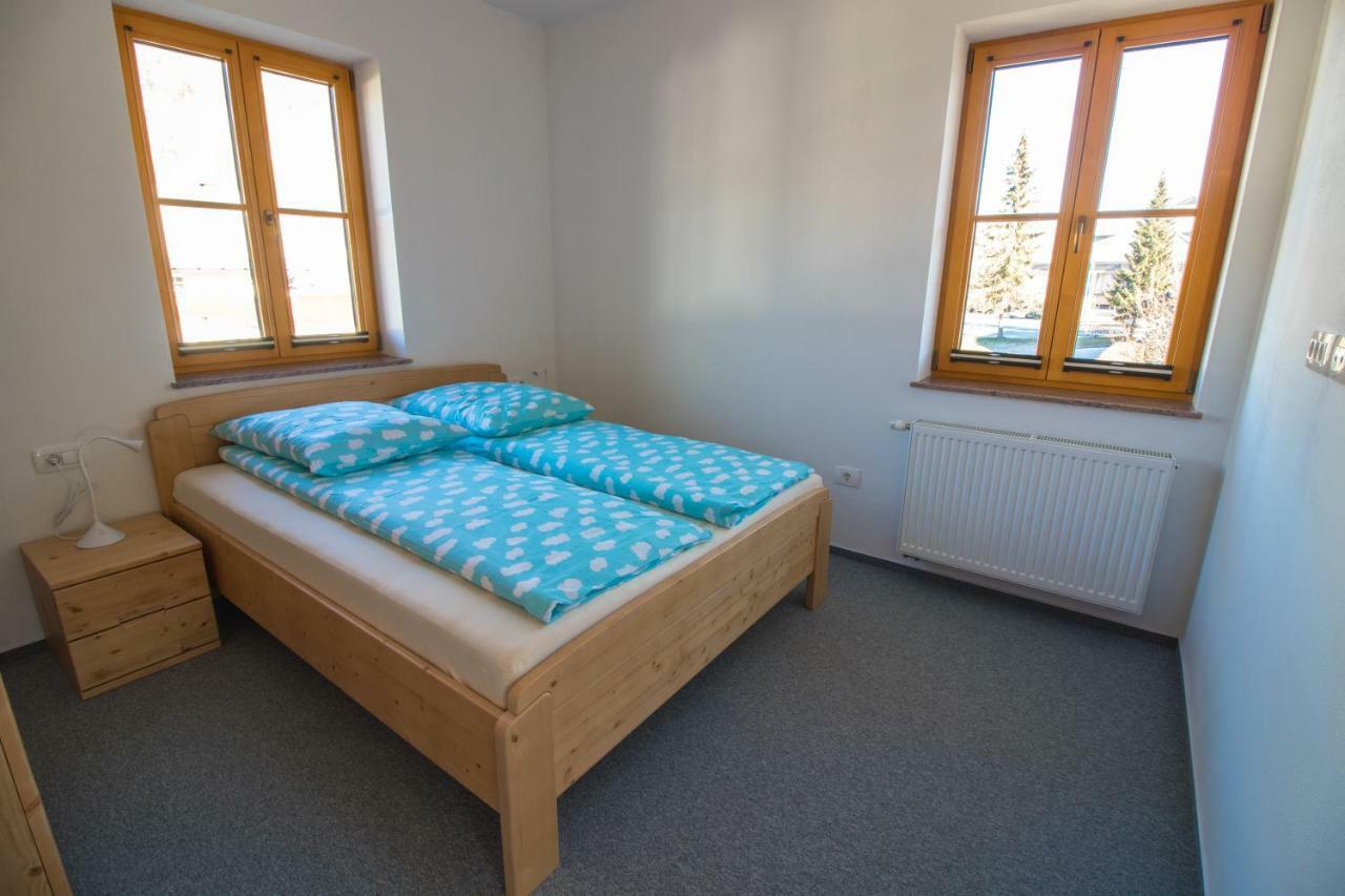 Apartments & Rooms Pr' Skalovc Бохин Екстериор снимка