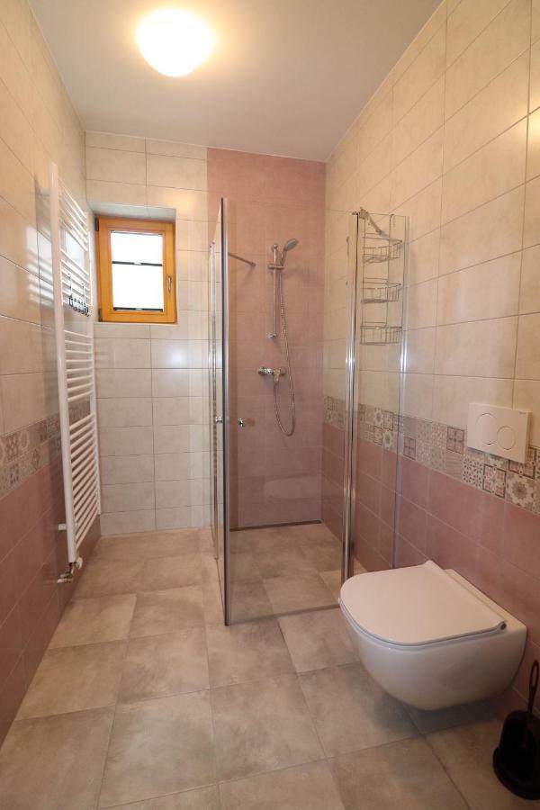 Apartments & Rooms Pr' Skalovc Бохин Екстериор снимка