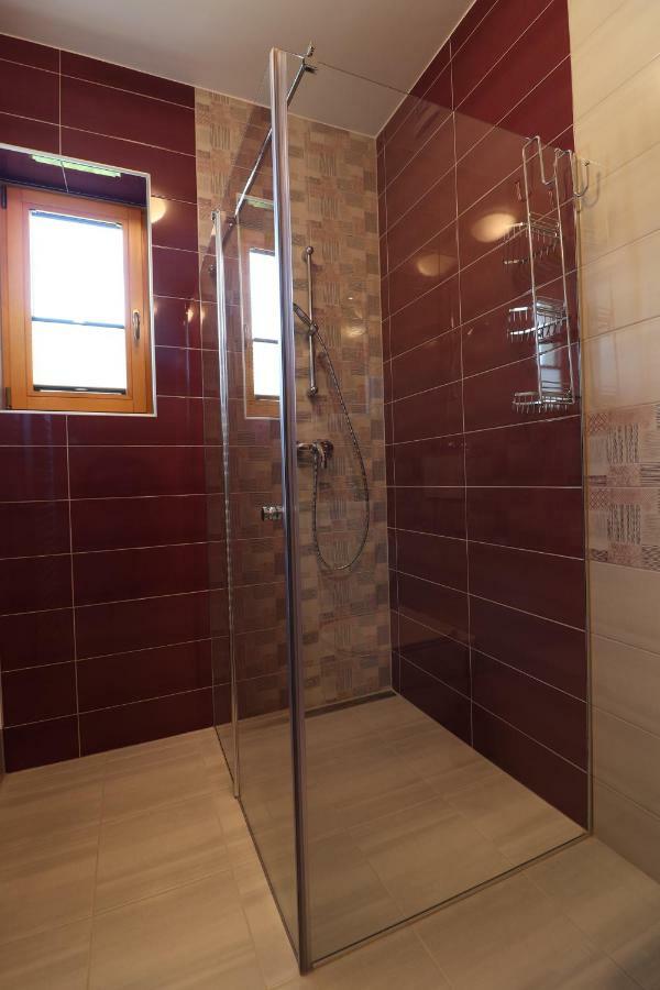 Apartments & Rooms Pr' Skalovc Бохин Екстериор снимка