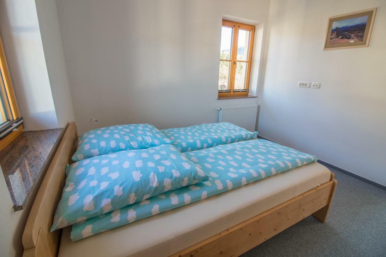 Apartments & Rooms Pr' Skalovc Бохин Екстериор снимка