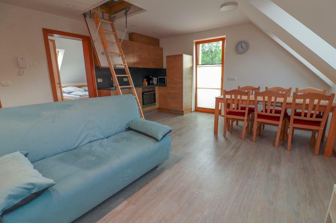 Apartments & Rooms Pr' Skalovc Бохин Екстериор снимка