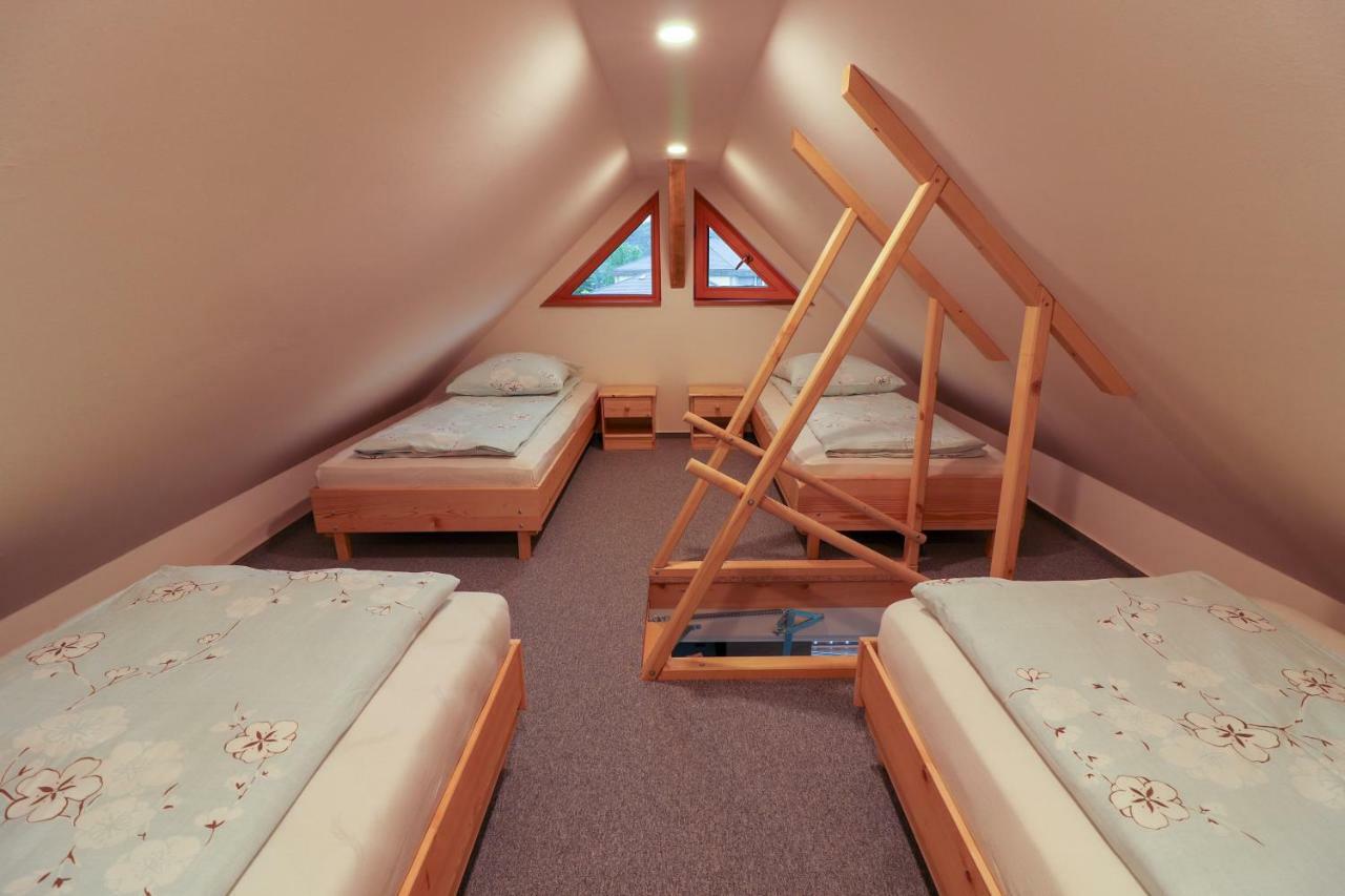 Apartments & Rooms Pr' Skalovc Бохин Екстериор снимка
