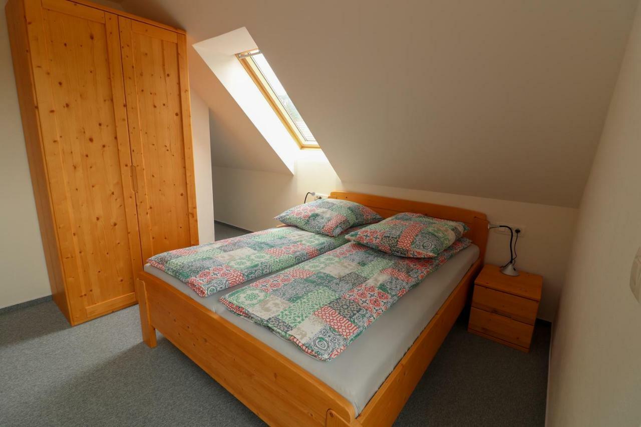 Apartments & Rooms Pr' Skalovc Бохин Екстериор снимка