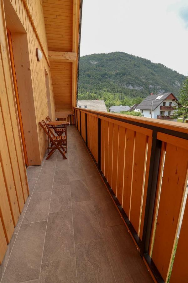 Apartments & Rooms Pr' Skalovc Бохин Екстериор снимка