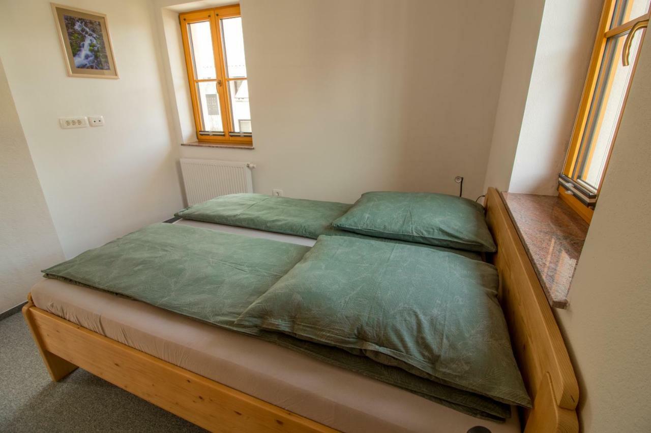 Apartments & Rooms Pr' Skalovc Бохин Екстериор снимка