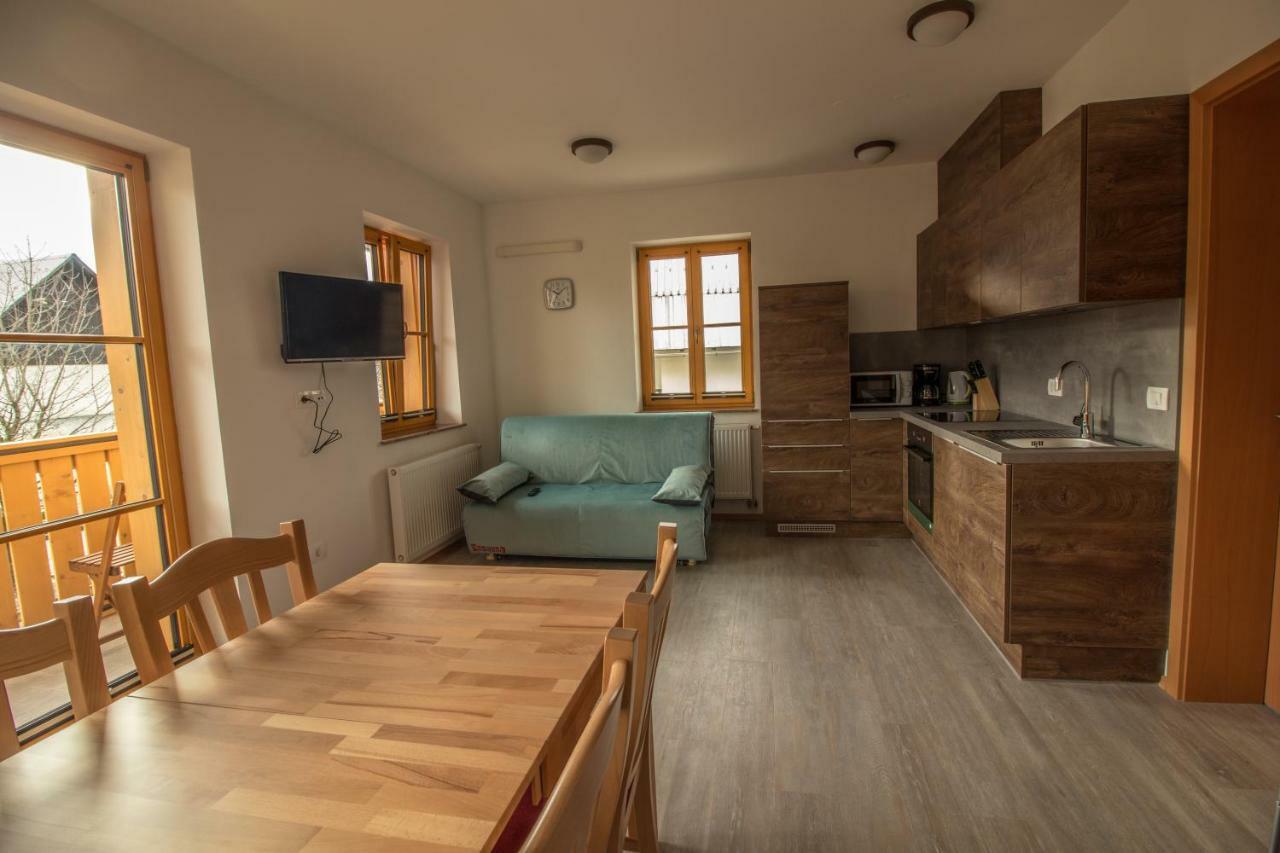 Apartments & Rooms Pr' Skalovc Бохин Екстериор снимка